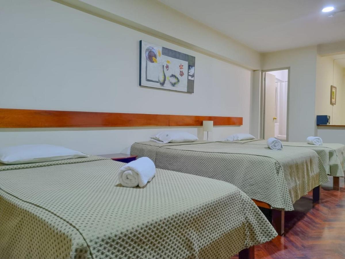Hostal Solari Trujillo Eksteriør bilde