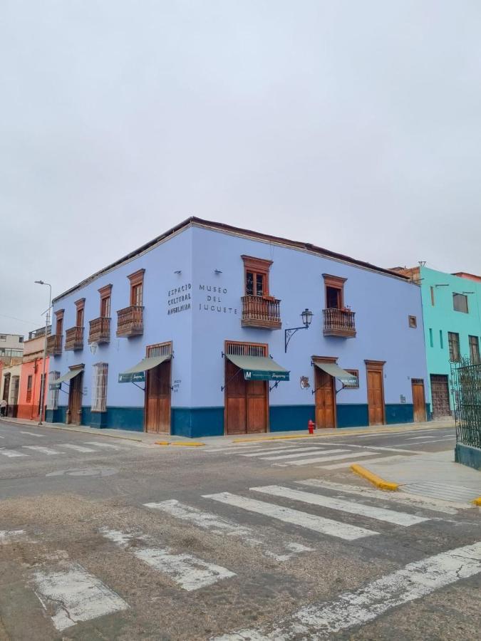 Hostal Solari Trujillo Eksteriør bilde